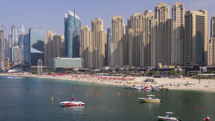 Свиту Киркорова после шашлычного скандала засняли на пляже