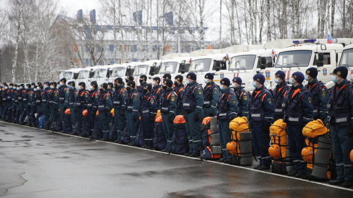 Взрывы и пожар в Москве: Спасатели выехали на место