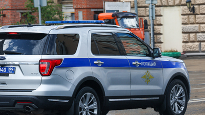 Боксёра, в одиночку ринувшегося на толпу бородатых парней, назвали героем: На таких держится наш мир