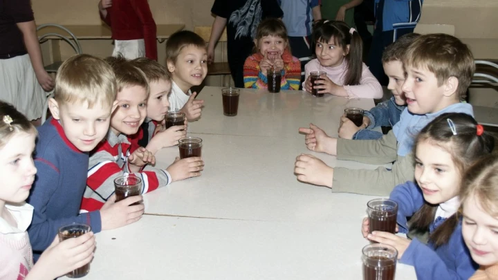 Платные буфеты в школах – необходимость, заявили в Минпросвещении