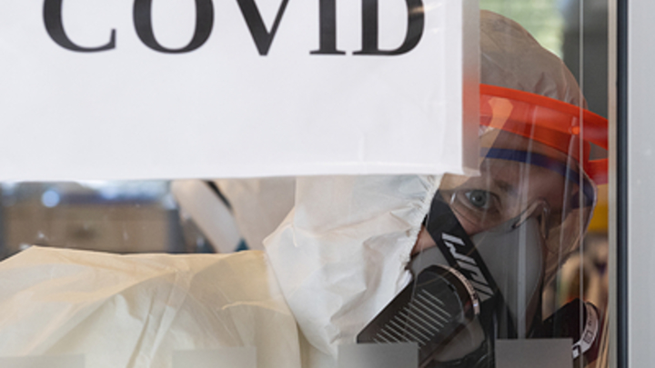 Мясников назвал сроки новой волны COVID-19: Осталось меньше полугода