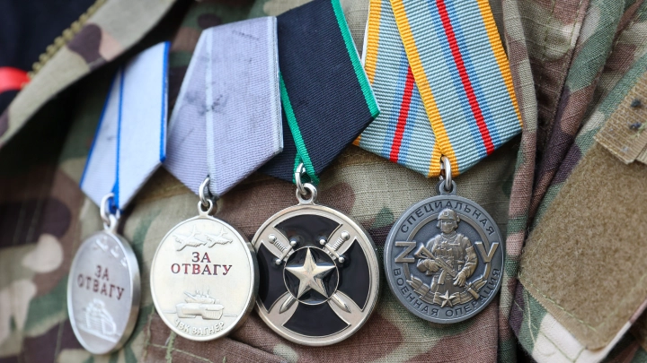 Пензенский депутат Иванов ответил ветеранам на обвинения в ношении фейковых наград