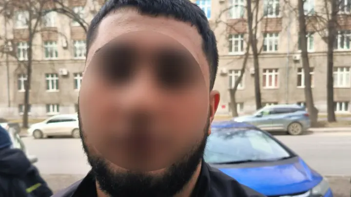Мигрант устроил весёлую праздничную стрельбу во дворе высотки в Екатеринбурге