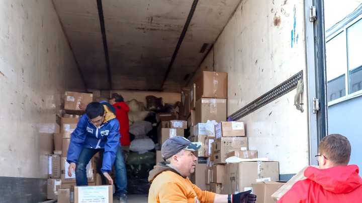 Жителей Кирилловки призвали получить гуманитарную помощь