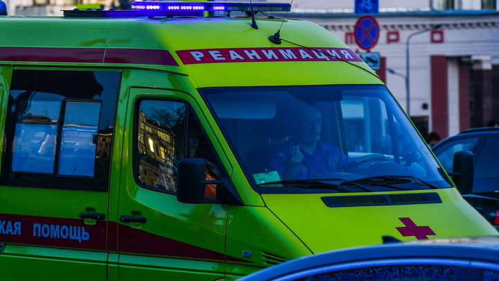 В Екатеринбурге на улице Братской разбился мужчина, выпав с 22-го этажа жилого дома