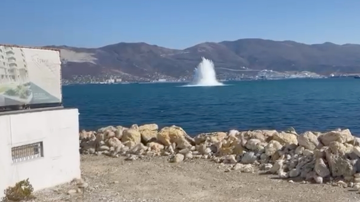 Мэр Новороссийска показал момент уничтожения торпеды, из-за которой в городе ввели режим ЧС