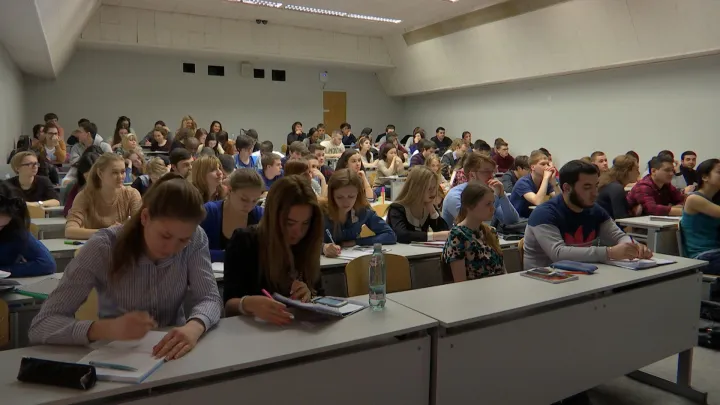 В Подмосковье детям из многодетных семей вернут 50% за колледж