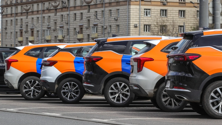 Сенатор попросил Роскомнадзор проверить фейковые аккаунты каршеринга