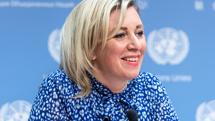 Захарова: Берлин не нашёл денег на рождественские украшения из-за антироссийского курса