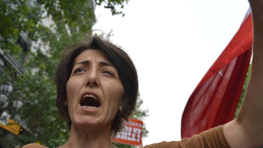 Содомиты присоединились к джинсовому маршу в Стамбуле против ношения традиционной одежды Содомиты присоединились к джинсовому маршу в Стамбуле против ношения традиционной одежды