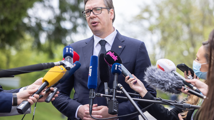 Постыдно и глупо: Вучич поставил Запад на место, вступившись за русских