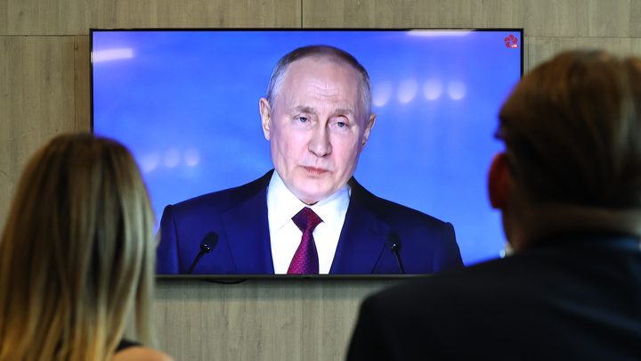 Путин рассказал будущим военным о новейших пусковых установках Сармат и другом оружии
