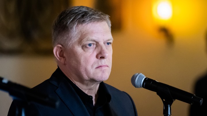 Премьер Словакии Фицо предложил ударить ракетой по Брюсселю: Чтобы они поняли