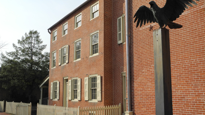 Не убивал себя: Учёные с помощью текстового анализа опровергли версию гибели Эдгара По