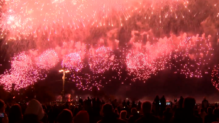 День города Москвы - 2021. Прямая трансляция праздничного салюта