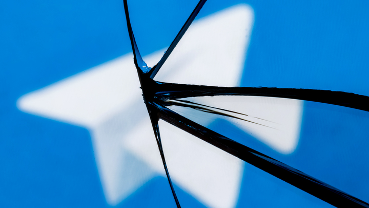 Директор школы уволилась после видео с ученицами, говорившими о правящих миром армянах и грузинах