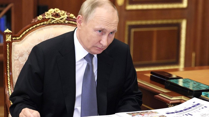 Путин ввёл военное положение в новых регионах России: Что это значит