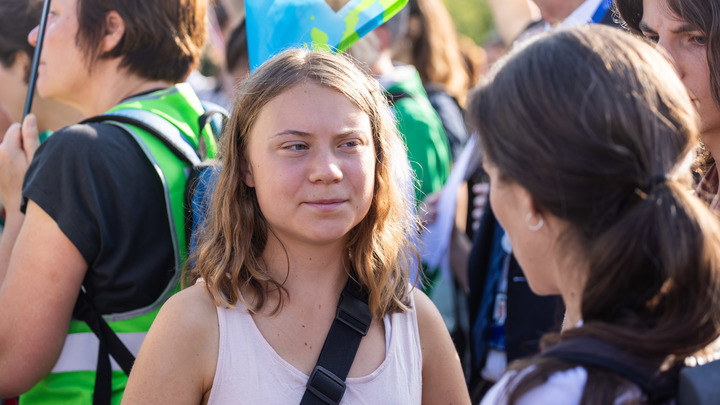 Встретилась с Зеленским и пошла по кривой дорожке: Грета Тунберг может на полгода сесть в тюрьму