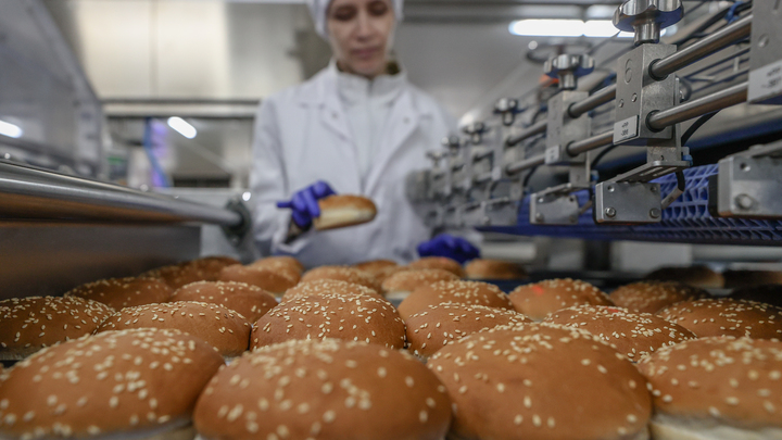 Провоцирует рак: ученые открыли секрет, какая еда опаснее жира и сахара