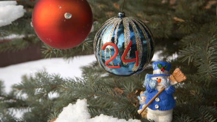 Дед Мороз по паспорту. Виталий Бисеров рассказал, как чуть не поменял фамилию