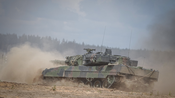 Немецкий танк Леопард внезапно проник в тыл русским. Хватило одного слова, чтобы обнулить прорыв