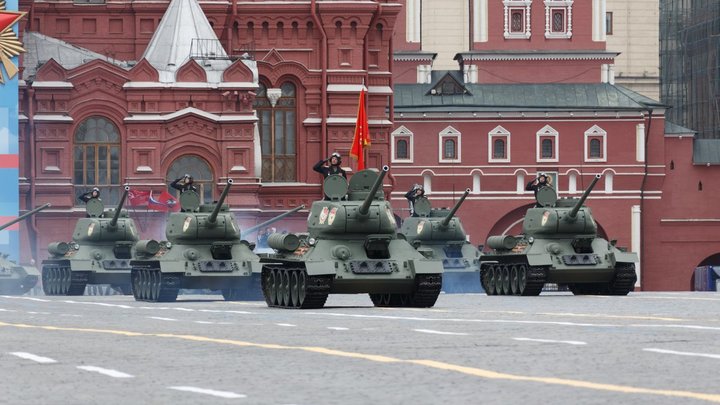 По каким улицам Москвы проедет военная техника на репетиции и Параде Победы