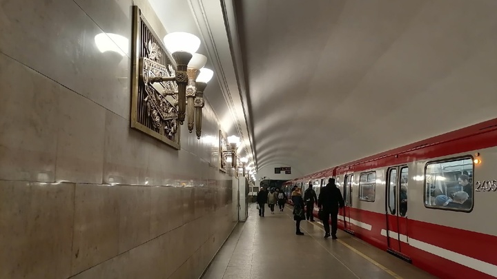 Влезет полторы тысячи пассажиров: в петербургском метро появится ещё один “Балтиец”
