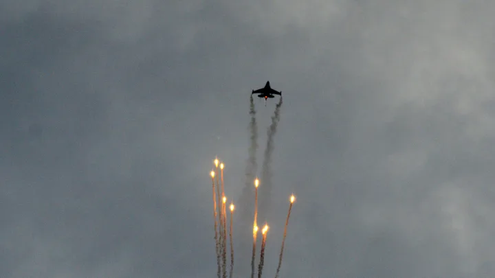 Волосы встают дыбом. По Курщине ударили американские F-16: Скрывали несколько дней. Хватит. На связь вышел спецназ