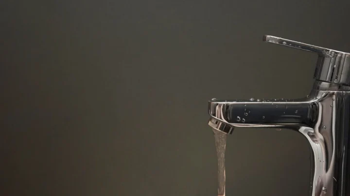 Из кранов в домах дальнереченцев течёт чай