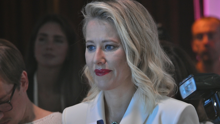 Собчак объяснила свой отъезд из России: Так что вот такие новости