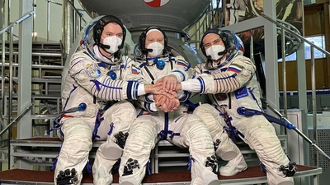 требования к космонавтам. как стать космонавтом роскосмос. астронавты роскосмоса фото сидя. константин борисов космонавт роскосмоса. набор космонавтов роскосмос.