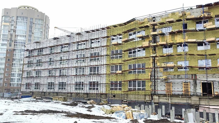 Власти Новокузнецка показали ход строительства школы в Центральном районе