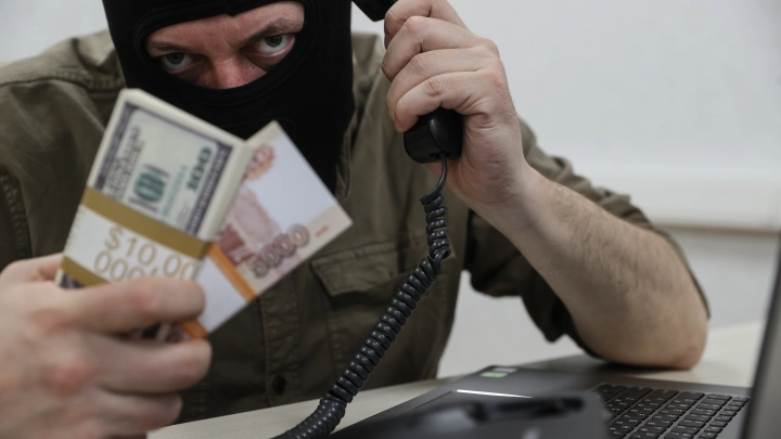 Украл 3 млрд и обогатился на москвиче: Бывший топ-менеджер банка обманул всех, но успел сбежать