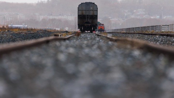 Сход поезда в Бурятии: Что известно об аварии на Ангаракане