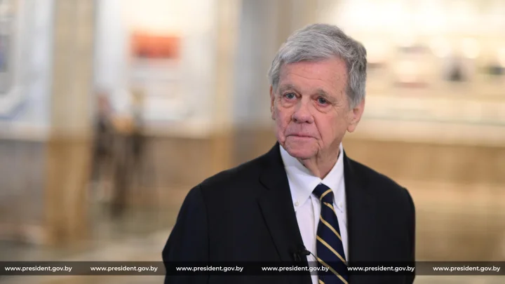 Лукашенко пообещал США остановить контрабанду сигарет на метеозондах