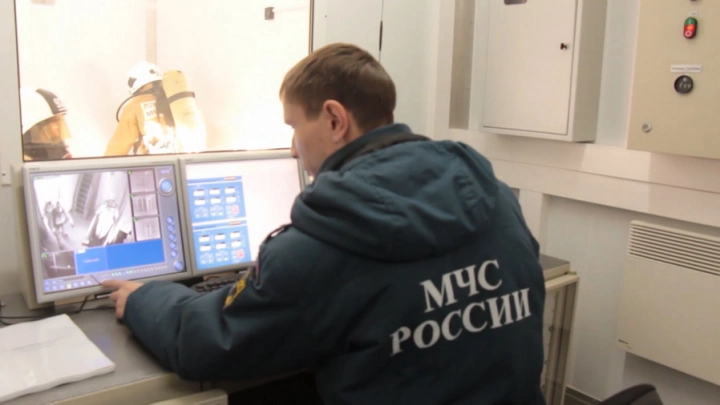 Тревожный понедельник. В Астрахани обрушился подъезд жилого дома. Идёт поиск жертв и пострадавших