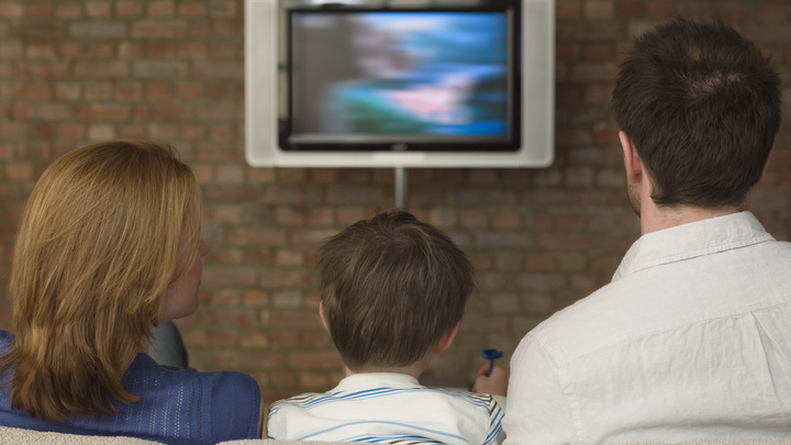 В трусах и каске: Политолог насмешил подписчиков скрином с украинского ТВ