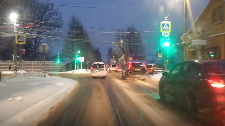 В ночь на 8 декабря в Иванове на борьбу со снегом бросили 34 спецмашины