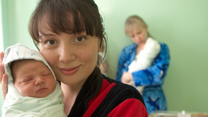 Придётся смириться с мизерными пособиями? В Минтруде отсекли: Тема финансово затратная