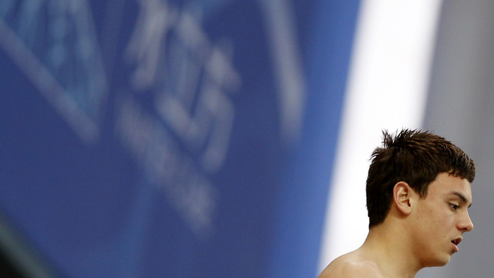 Напарник скромно сидел в стороне. Британец после победы на ОИ напомнил о своей ориентации