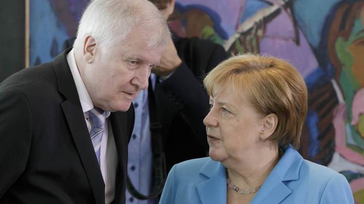 Беженцы отомстили Меркель за её любовь к ним