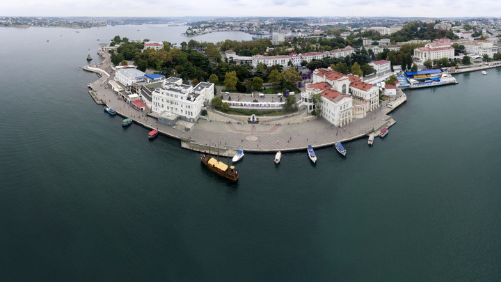 ПЦР-тест больше не поможет: В Севастополе ввели новые правила для отдыхающих
