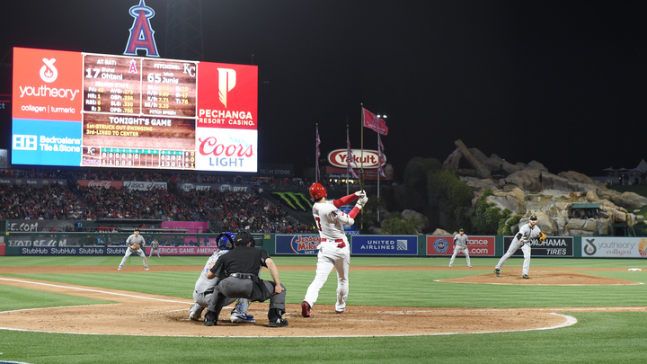 Оружие на миллиарды, ядерный Армагеддон: Любителям бейсбола в США показали необычную рекламу