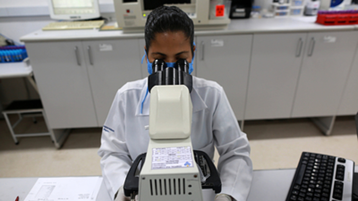 Просто дыхните! Сингапурские учёные придумали тест, распознающий COVID-19 за минуты