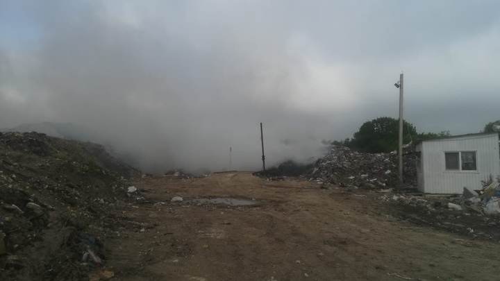 Под Анапой тлеет мусорная свалка