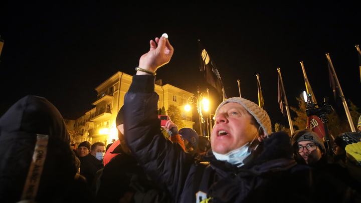 Тормозов не видят: Политик назвал причины бегства американских дипломатов с Украины