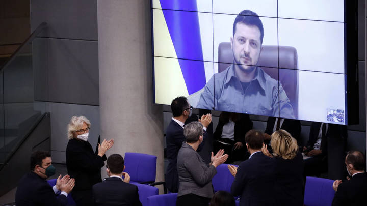 Обещавшего встать на колени перед матерями Донбасса Зеленского выдвинули на Нобелевскую премию мира