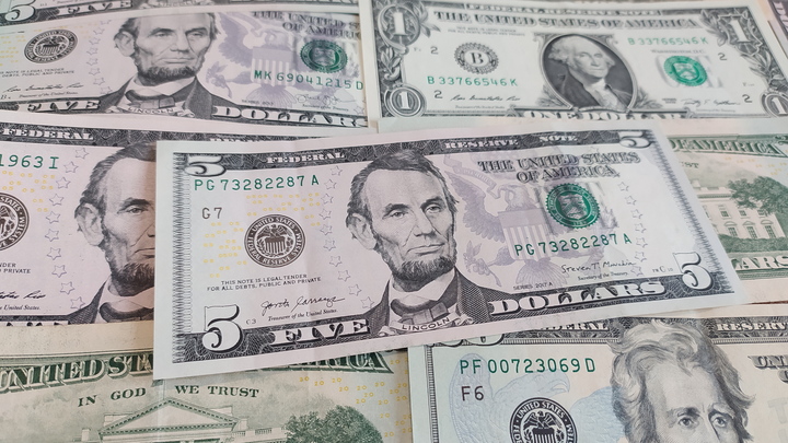 Потери - $27 млн в день: Эксперт раскрыл, кто компенсирует Польше отказ от русской нефти