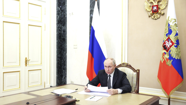 Путин удивился зарплатам в космической отрасли