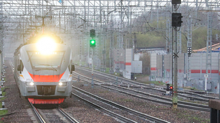 Сейсмологи в США нашли объяснение призрачному свету на заброшенных путях